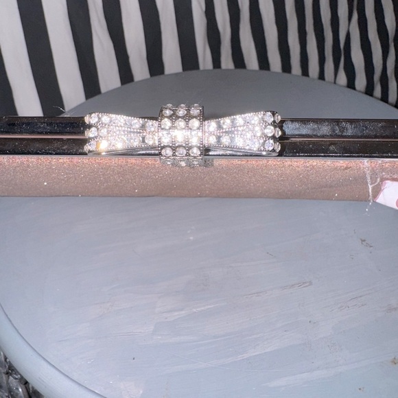 I.N.C. International Concepts
Carolyn Glitter Clutch Rose Gold - Picture 13 of 14
